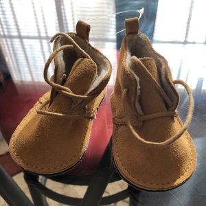 Brand New Baby Gap booties 3-6 month in Tan
